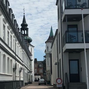 Meet your Posher, Yani